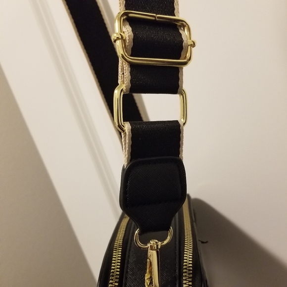 Black Designer Style Leather Crossbody Bag - Picture 4 of 5